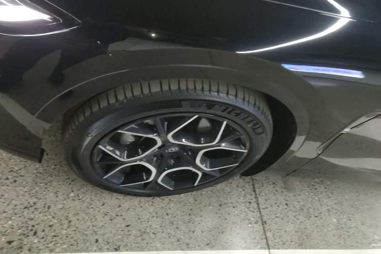 Used CHANGAN NEVO A07 2024 Pure Electric "True Fragrance" Edition 515 Prestige Model Left Front Wheel Hub