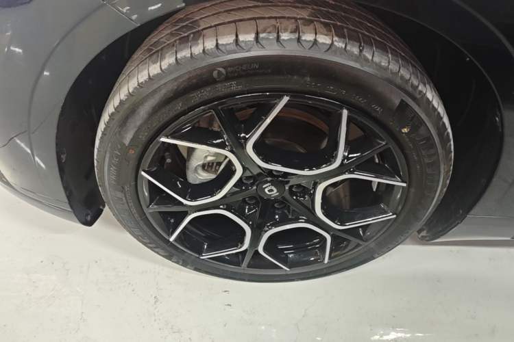 Used CHANGAN NEVO A07 2024 Pure Electric "True Fragrance" Edition 515 Prestige Model Left Front Wheel Hub