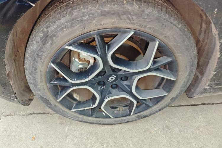 Used CHANGAN NEVO A07 2024 Pure Electric "True Fragrance" Edition 515 Prestige Model Left Front Wheel Hub