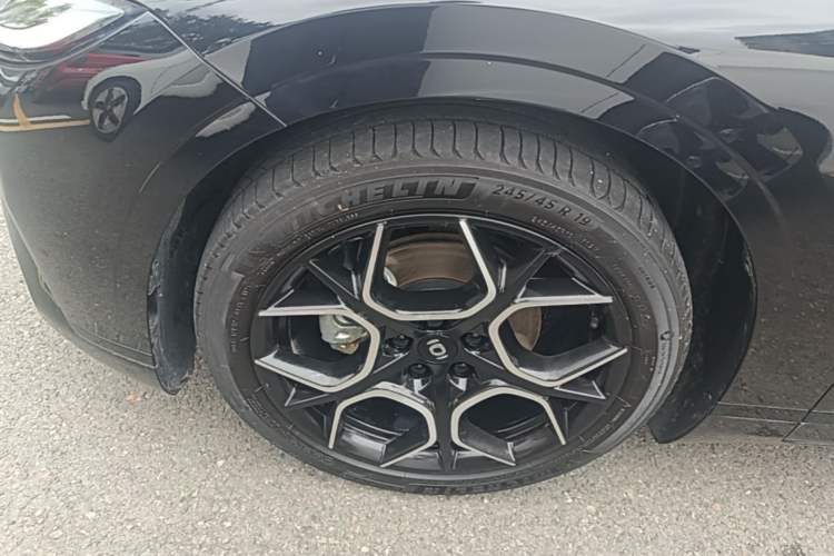 Used CHANGAN NEVO A07 2024 All-Electric "True Fragrance" Edition 710 Flagship Model Left Front Wheel Hub