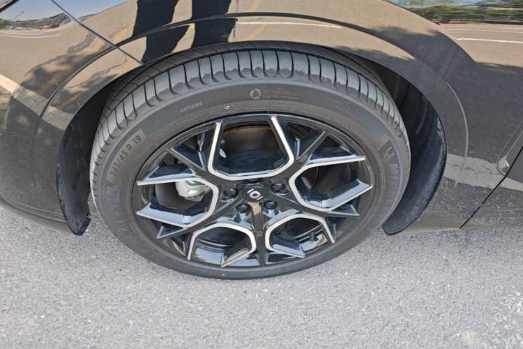 Used CHANGAN NEVO A07 2024 Pure Electric "True Fragrance" Edition 515 Prestige Model Left Front Wheel Hub