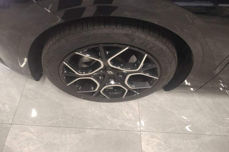 Used CHANGAN NEVO A07 2024 Pure Electric "True Fragrance" Edition 515 Prestige Model Left Front Wheel Hub
