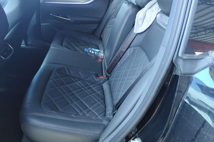Used CHANGAN NEVO A07 2024 All-Electric "True Fragrance" Edition 515 Luxurious Model 58.9 kWh Left Rear Seat