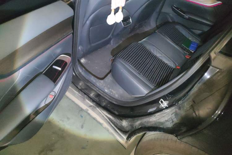 Used CHANGAN NEVO A07 2024 All-Electric "True Fragrance" Edition 515 Luxurious Model 58.9 kWh Left Rear Seat