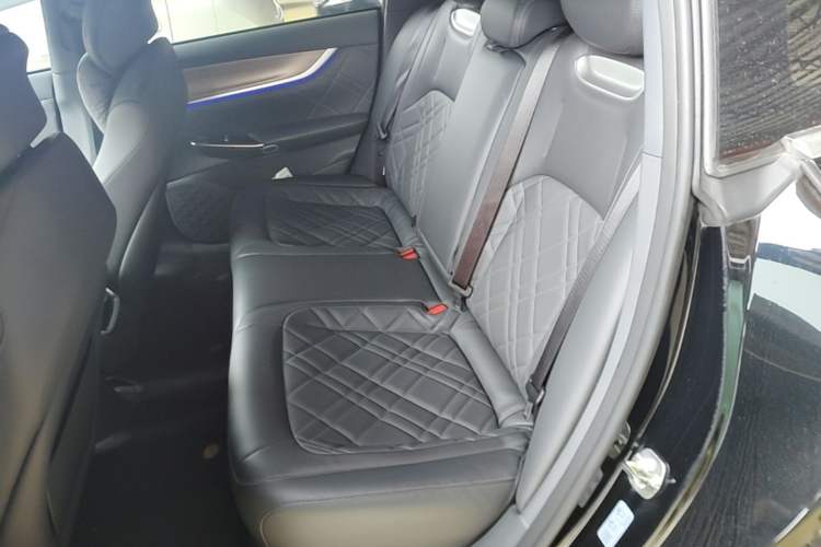 Used CHANGAN NEVO A07 2024 All-Electric "True Fragrance" Edition 515 Luxurious Model 58.9 kWh Left Rear Seat
