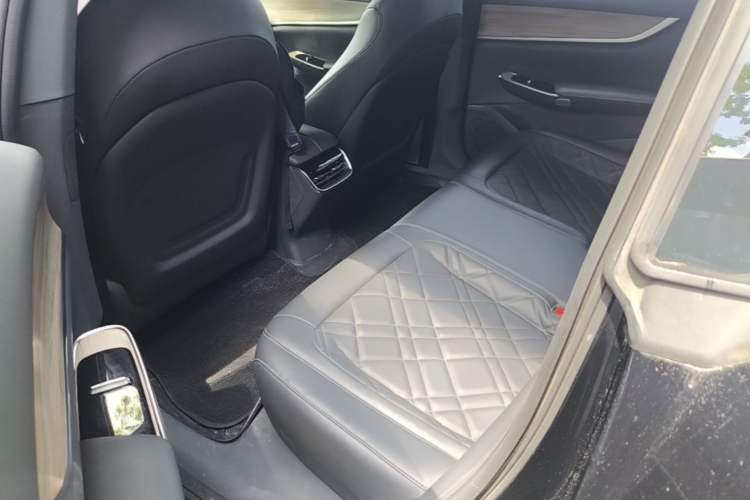 Used CHANGAN NEVO A07 2024 All-Electric "True Fragrant" Edition 515 Elite Model Left Rear Seat