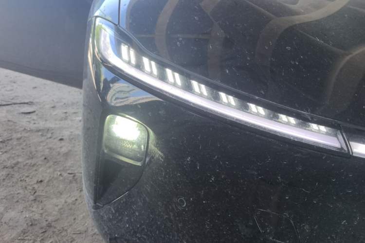 Used CHANGAN NEVO A07 2024 All-Electric "True Fragrance" Edition 710 Flagship Model Right Front Headlight