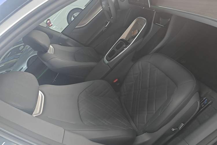 Used CHANGAN NEVO A07 2024 All-Electric "True Fragrance" Edition 515 Luxurious Model 58.9 kWh Right Front Seat