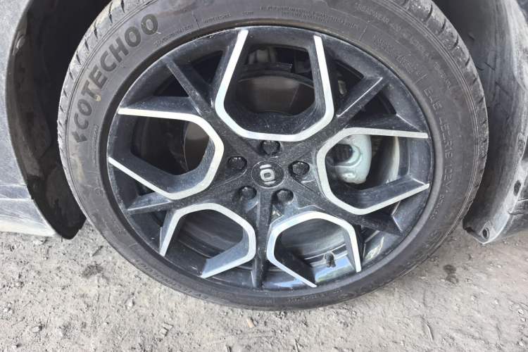 Used CHANGAN NEVO A07 2024 All-Electric "True Fragrance" Edition 710 Flagship Model Right Front Wheel Hub