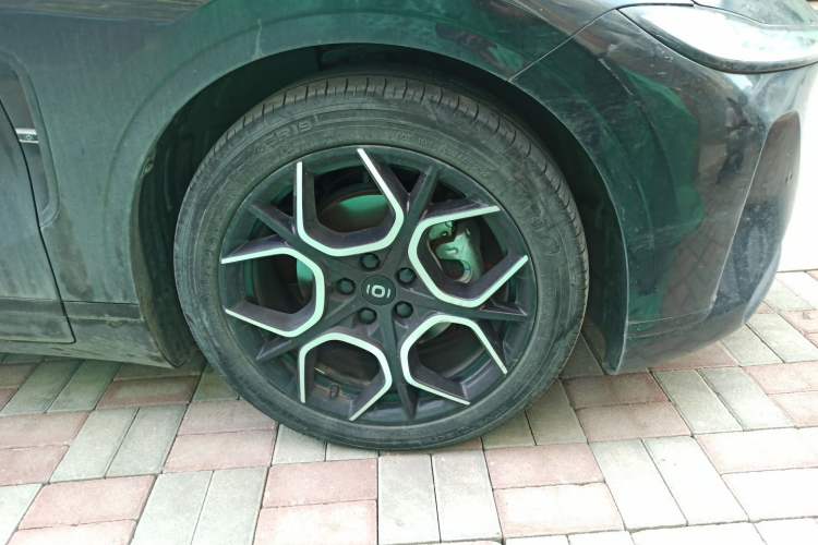 Used CHANGAN NEVO A07 2024 All-Electric "True Fragrance" Edition 710 Flagship Model Right Front Wheel Hub