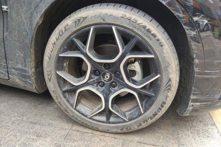 Used CHANGAN NEVO A07 2024 All-Electric "True Fragrance" Edition 710 Flagship Model Right Front Wheel Hub