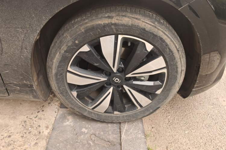 Used CHANGAN NEVO A07 2024 All-Electric "True Fragrant" Edition 515 Elite Model Right Front Wheel Hub