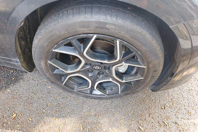 Used CHANGAN NEVO A07 2024 All-Electric "True Fragrance" Edition 710 Flagship Model Right Front Wheel Hub