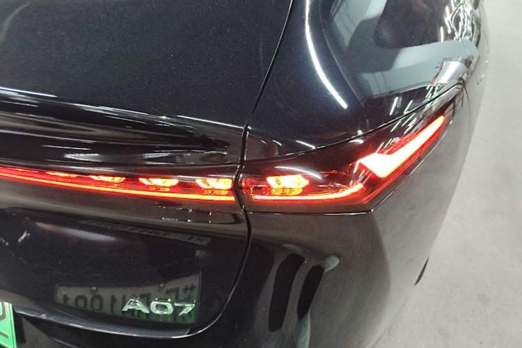 Used CHANGAN NEVO A07 2024 Pure Electric "True Fragrance" Edition 515 Prestige Model Right Rear Taillight