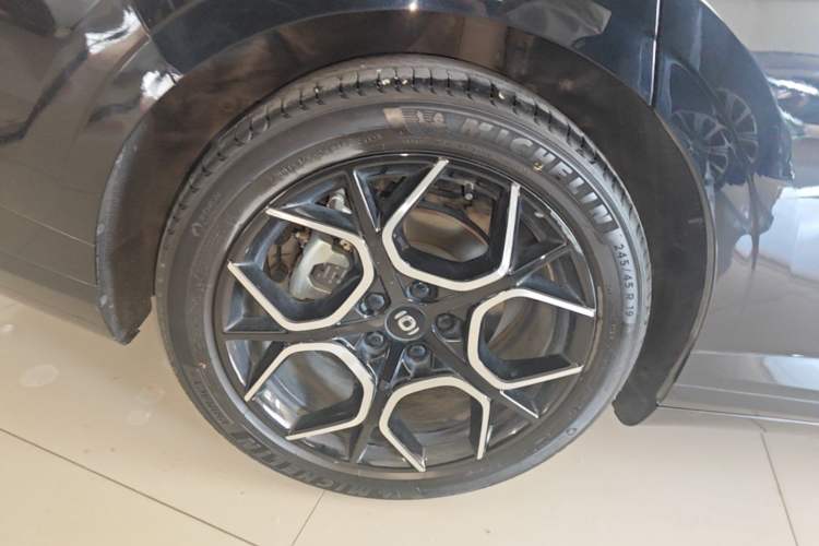 Used CHANGAN NEVO A07 2024 Pure Electric "True Fragrance" Edition 515 Prestige Model Right Rear Wheel Hub