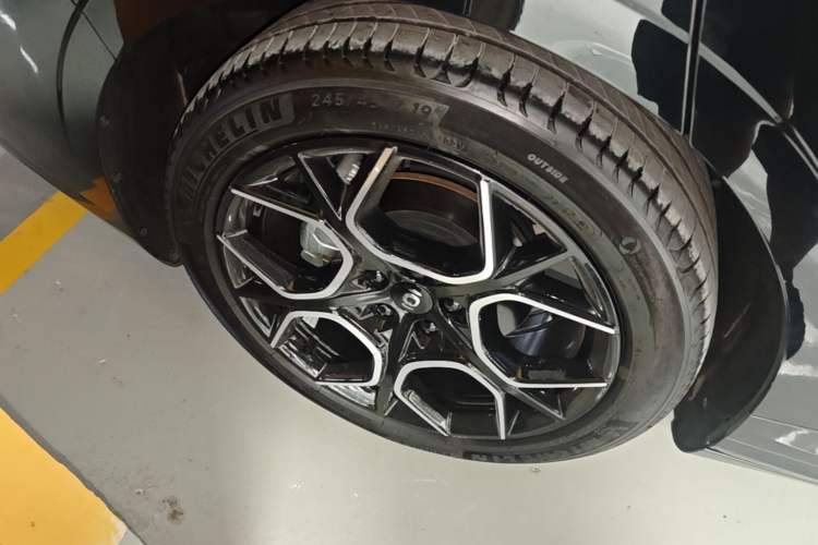 Used CHANGAN NEVO A07 2024 Pure Electric "True Fragrance" Edition 515 Prestige Model Right Rear Wheel Hub