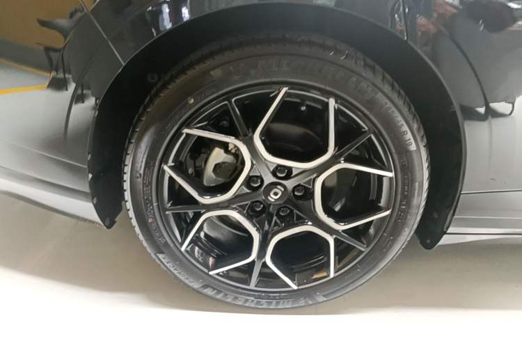 Used CHANGAN NEVO A07 2024 Pure Electric "True Fragrance" Edition 515 Prestige Model Right Rear Wheel Hub
