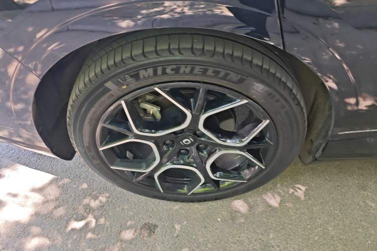Used CHANGAN NEVO A07 2024 Pure Electric "True Fragrance" Edition 515 Prestige Model Right Rear Wheel Hub