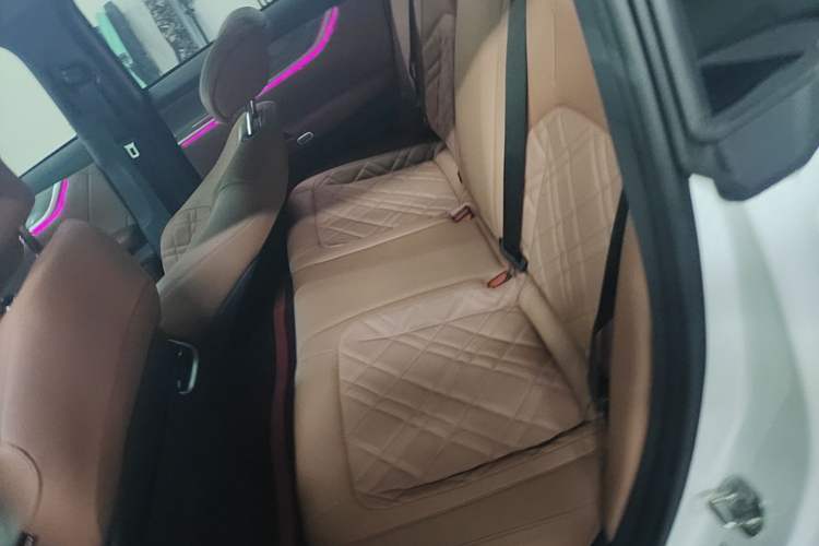 Used CHANGAN NEVO A07 2024 All-Electric "True Fragrance" Edition 710 Flagship Model Left Rear Seat