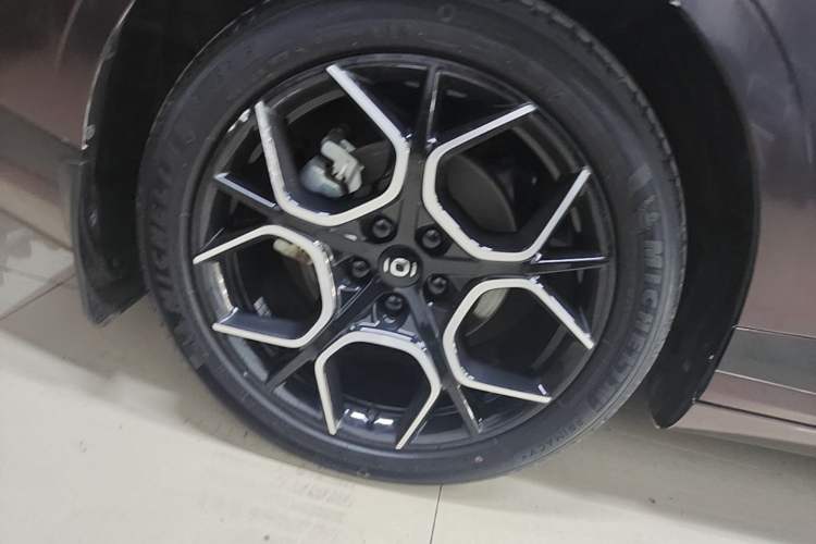 Used CHANGAN NEVO A07 2024 All-Electric "True Fragrance" Edition 710 Flagship Model Right Rear Wheel Hub