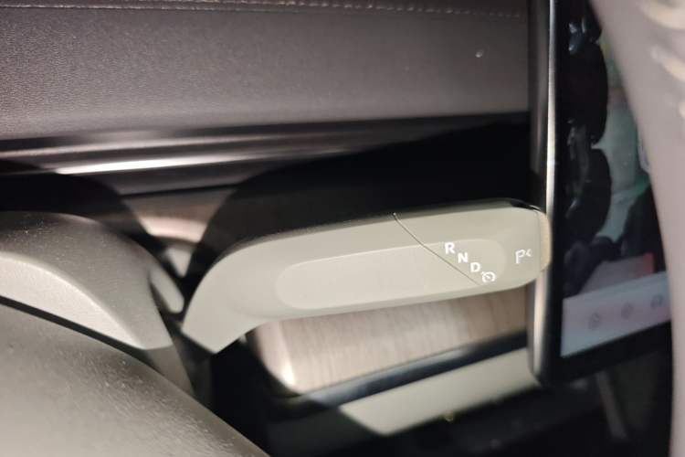 Used CHANGAN NEVO A07 2024 All-Electric "True Fragrance" Edition 710 Flagship Model Gear Lever