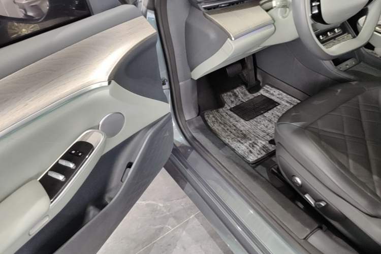Used CHANGAN NEVO A07 2024 All-Electric "True Fragrance" Edition 710 Flagship Model Driver Seat