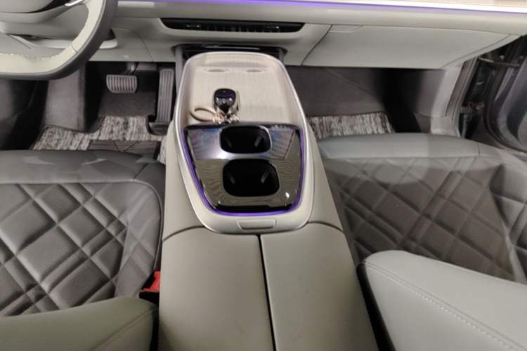 Used CHANGAN NEVO A07 2024 All-Electric "True Fragrance" Edition 710 Flagship Model Gear Lever