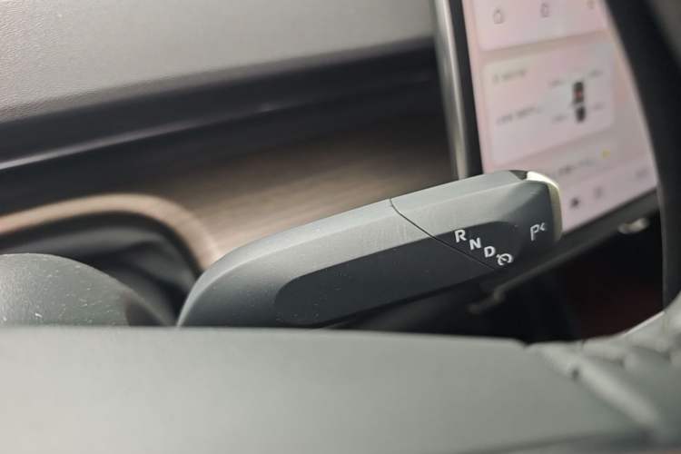 Used CHANGAN NEVO A07 2024 Pure Electric "True Fragrance" Edition 515 Prestige Model Gear Lever