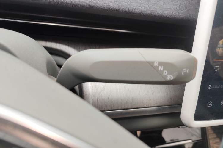 Used CHANGAN NEVO A07 2024 All-Electric "True Fragrance" Edition 710 Flagship Model Gear Lever