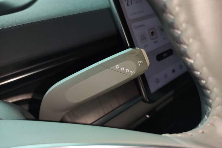 Used CHANGAN NEVO A07 2024 All-Electric "True Fragrance" Edition 710 Flagship Model Gear Lever
