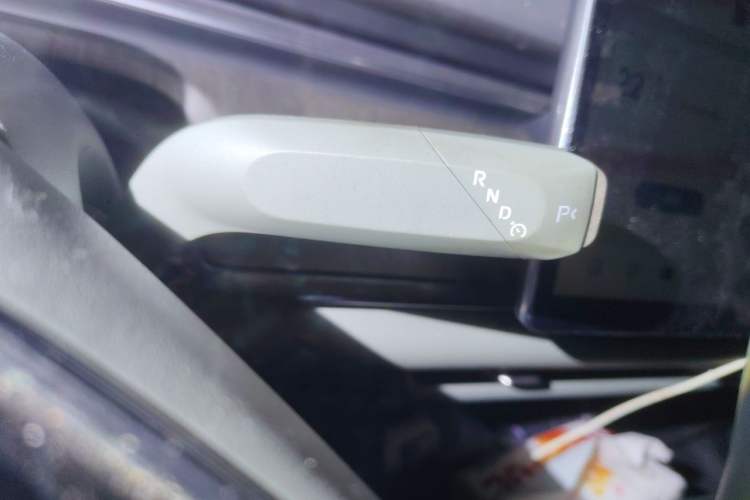 Used CHANGAN NEVO A07 2024 Pure Electric "True Fragrance" Edition 515 Prestige Model Gear Lever