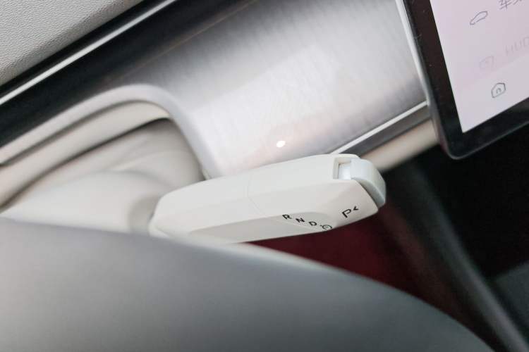 Used CHANGAN NEVO A07 2024 All-Electric "True Fragrance" Edition 710 Flagship Model Gear Lever