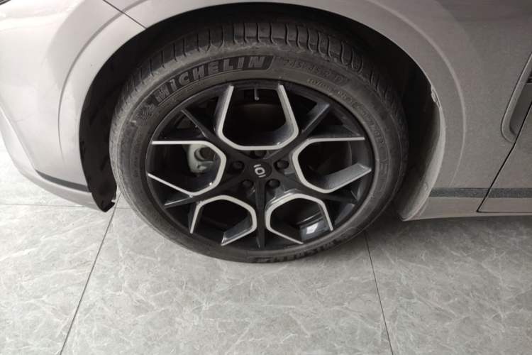 Used CHANGAN NEVO A07 2024 All-Electric "True Fragrance" Edition 710 Flagship Model Left Front Wheel Hub