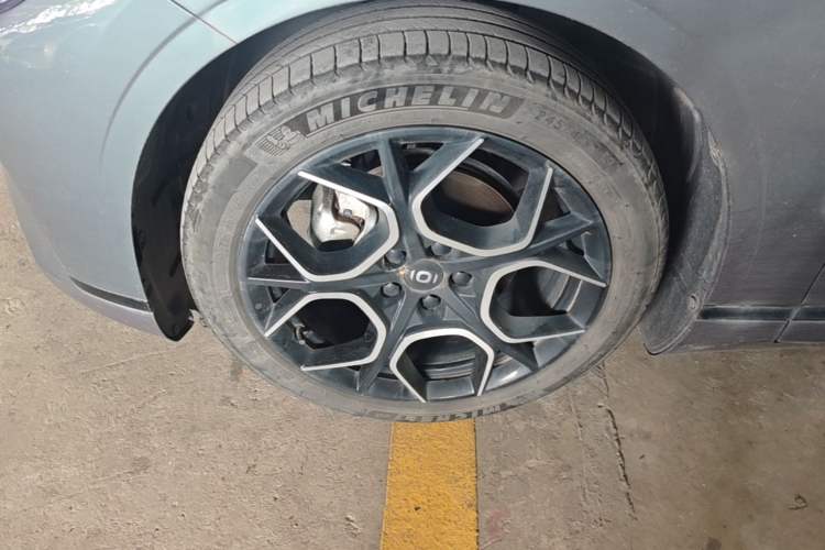 Used CHANGAN NEVO A07 2024 All-Electric "True Fragrance" Edition 710 Flagship Model Left Front Wheel Hub