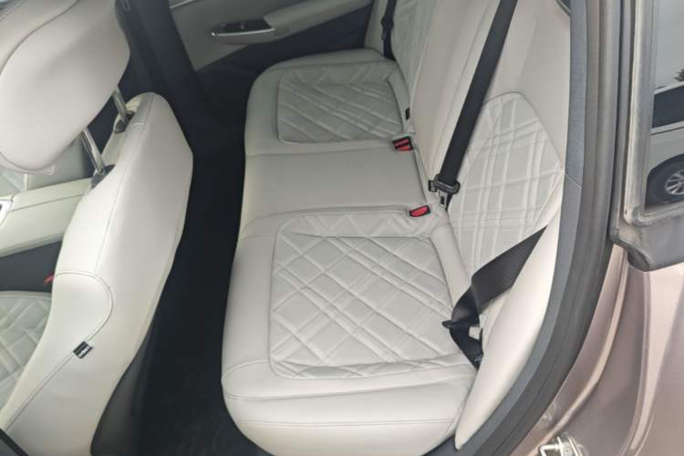 Used CHANGAN NEVO A07 2024 All-Electric "True Fragrance" Edition 710 Flagship Model Left Rear Seat