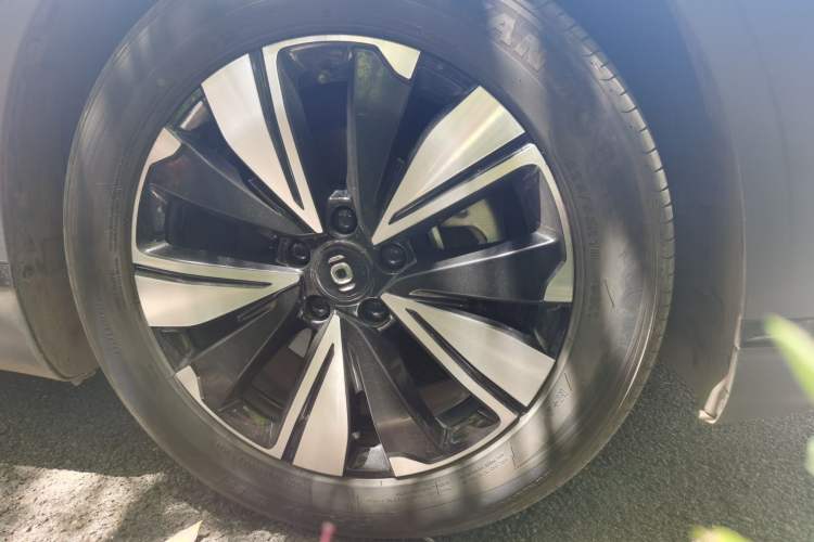 Used CHANGAN NEVO A07 2024 All-Electric "Real Bargain" Version 515 Elite Model 58.9 kWh Right Front Wheel Hub