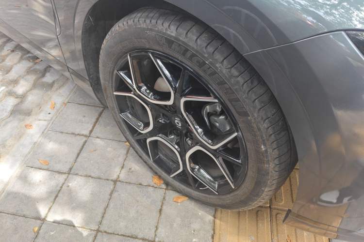 Used CHANGAN NEVO A07 2024 All-Electric "True Fragrance" Edition 710 Flagship Model Right Front Wheel Hub