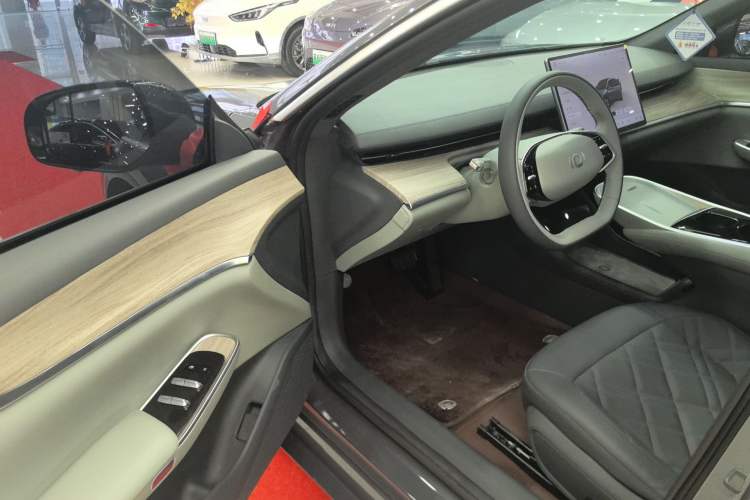 Used CHANGAN NEVO A07 2024 All-Electric "True Fragrant" Edition 515 Elite Model Driver Seat