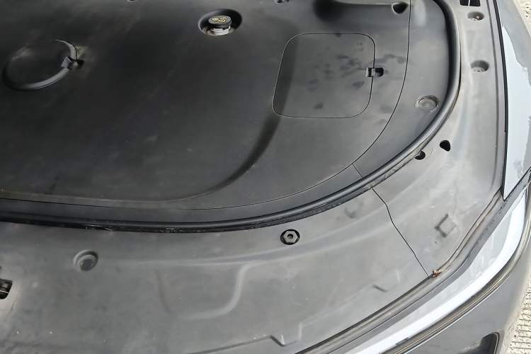 Used CHANGAN NEVO A07 2024 All-Electric "True Fragrance" Edition 710 Flagship Model Engine Bay Left