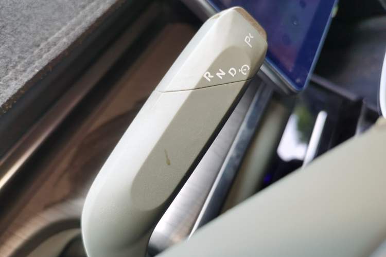 Used CHANGAN NEVO A07 2024 All-Electric "True Fragrance" Edition 710 Flagship Model Gear Lever