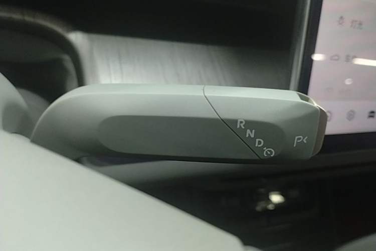 Used CHANGAN NEVO A07 2024 All-Electric "True Fragrance" Edition 710 Flagship Model Gear Lever