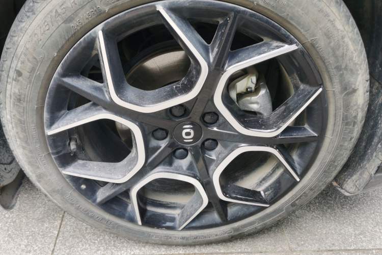 Used CHANGAN NEVO A07 2024 All-Electric "True Fragrance" Edition 710 Flagship Model Right Front Wheel Hub
