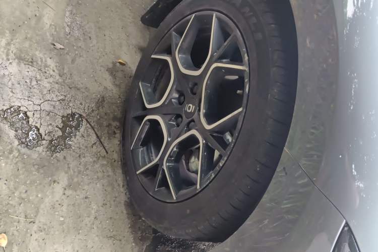 Used CHANGAN NEVO A07 2024 All-Electric "True Fragrance" Edition 710 Flagship Model Right Front Wheel Hub