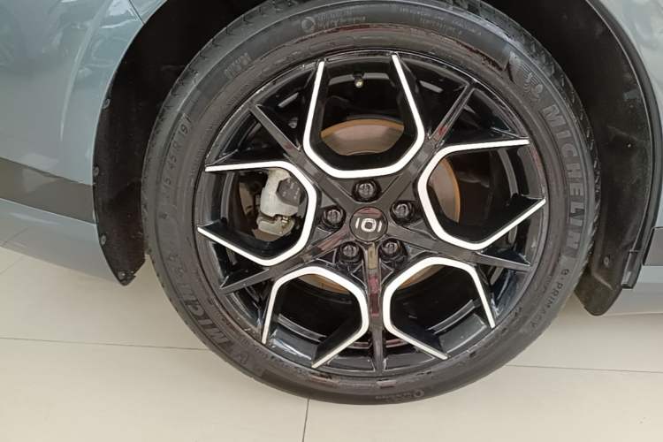 Used CHANGAN NEVO A07 2024 All-Electric "True Fragrance" Edition 710 Flagship Model Right Rear Wheel Hub