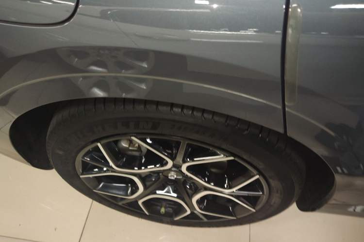 Used CHANGAN NEVO A07 2024 All-Electric "True Fragrance" Edition 710 Flagship Model Right Rear Wheel Hub