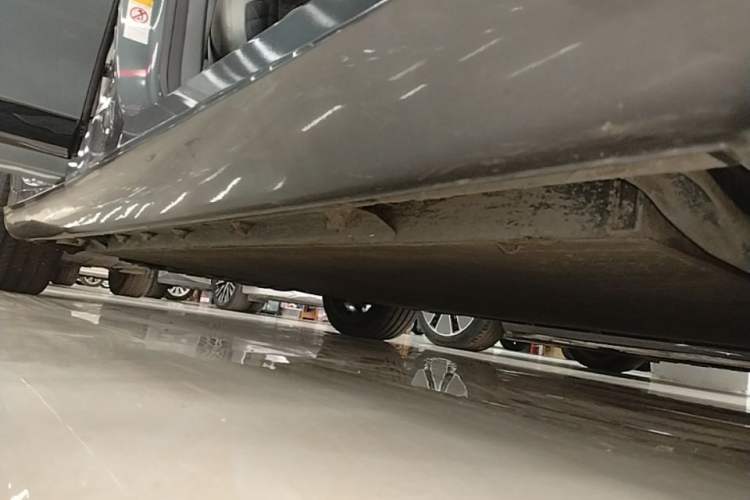 Used CHANGAN NEVO A07 2024 All-Electric "True Fragrance" Edition 710 Flagship Model Right Side Sill