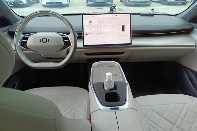 Used CHANGAN NEVO A07 2024 All-Electric "True Fragrant" Edition 515 Elite Model Center Console