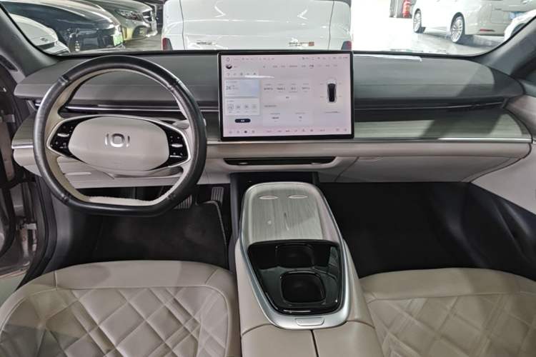 Used CHANGAN NEVO A07 2024 All-Electric "True Fragrant" Edition 515 Elite Model Center Console