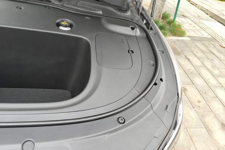 Used CHANGAN NEVO A07 2024 All-Electric "True Fragrance" Edition 710 Flagship Model Engine Bay Left