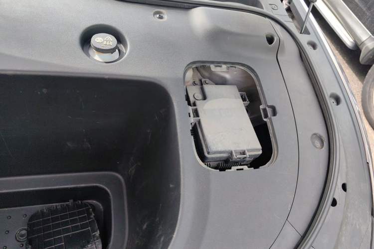 Used CHANGAN NEVO A07 2024 All-Electric "True Fragrance" Edition 710 Flagship Model Engine Bay Left